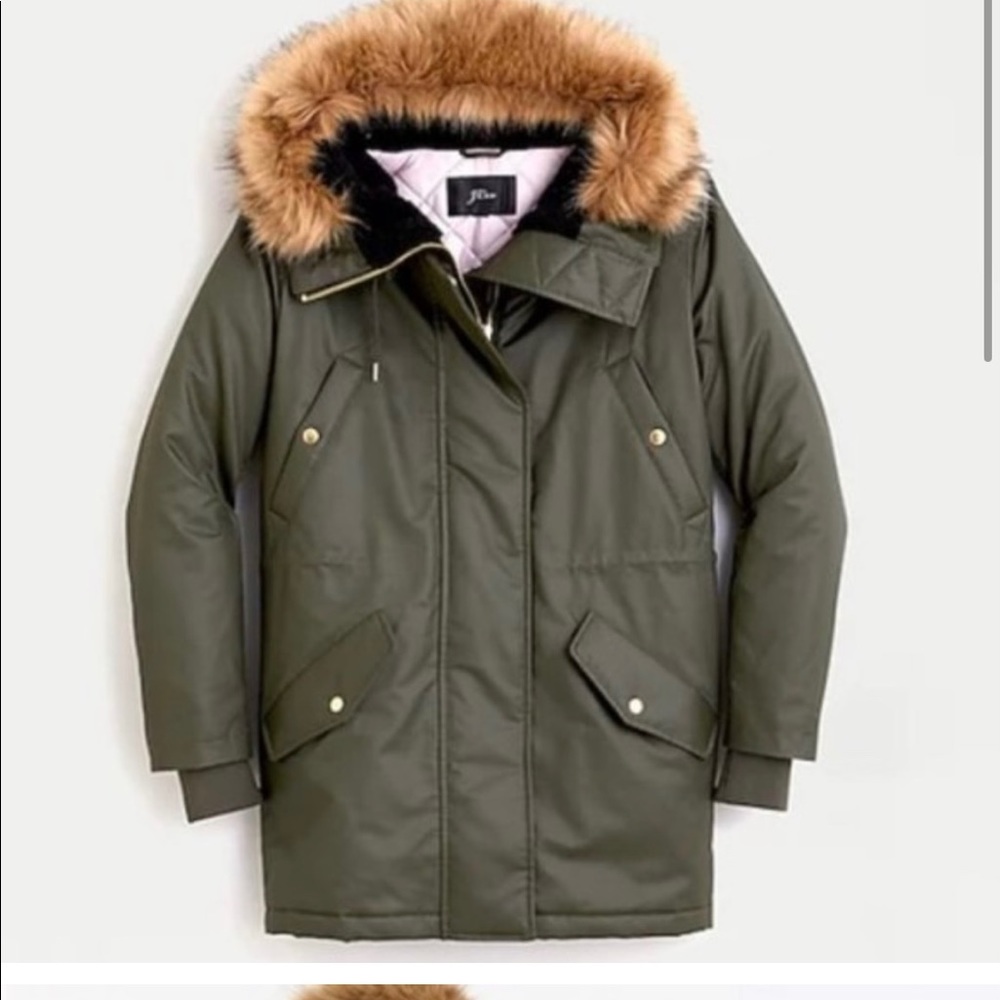 Jcrew green parka with fuzzy hood. Size M